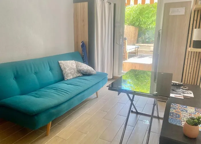 Cosy, Terrasse, Parking A Carnoles *